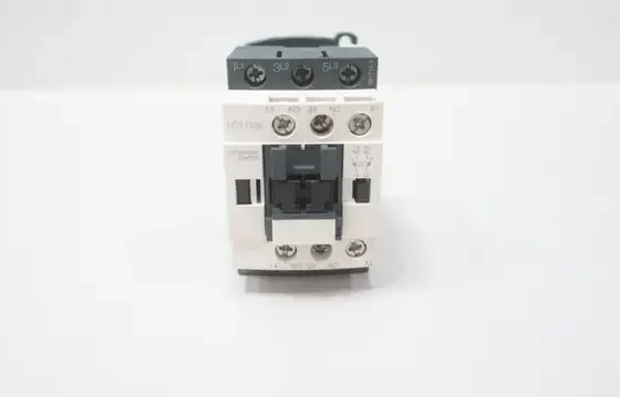 SCHNEIDER LAD4RCE CONTACTOR 24V-AC 25A AMP 5HP