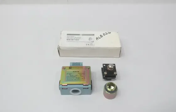 TELEMECANIQUE XCK M110H7 LIMIT SWITCH 240V-AC