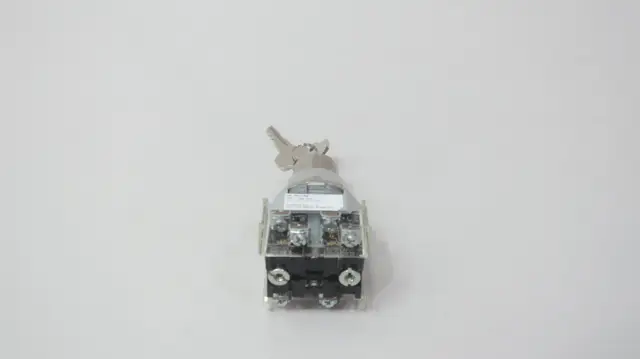ALLEN BRADLEY 800T-J44B SELECTOR SWITCH 3 POS
