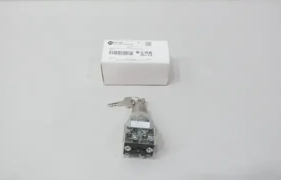 ALLEN BRADLEY 800T-J44B SELECTOR SWITCH 3 POS