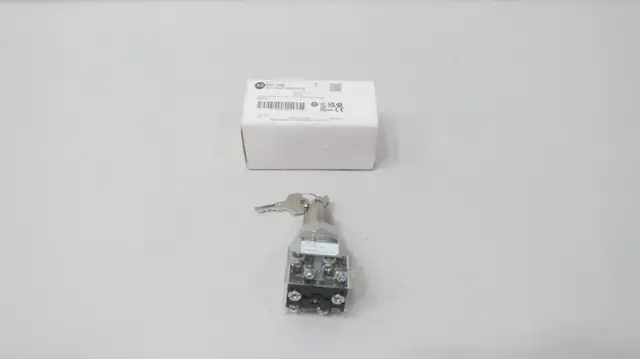 ALLEN BRADLEY 800T-J44B SELECTOR SWITCH 3 POS