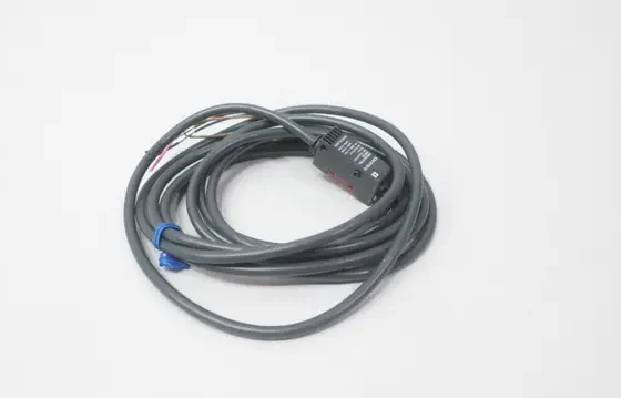 OMRON E3S-BT61-D PHOTOELECTRIC SWITCH 12-24V-DC