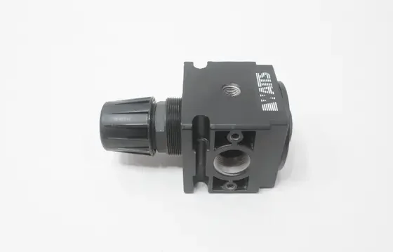 WATTS R105-06A M1 FLUIDAIR PNEUMATIC REGULATOR 3/4IN NPT 300PSI