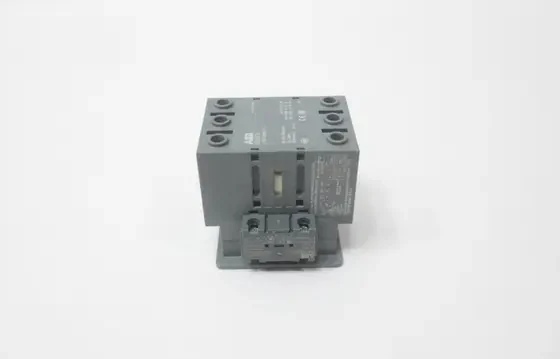 ABB OT63FT3 NON-FUSIBLE DISCONNECT SWITCH 60A AMP 3P 600V-AC