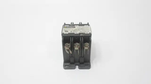 SQUARE D 8910DPA33S44V14 AC CONTACTOR 24V-AC 40A AMP 15HP