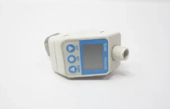SMC ISE70-N02-L2 PRESSURE SWITCH 0-1MPA 12-30V-DC