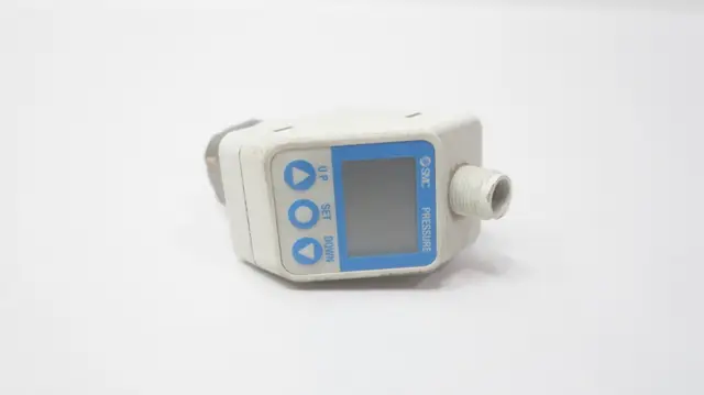 SMC ISE70-N02-L2 PRESSURE SWITCH 0-1MPA 12-30V-DC