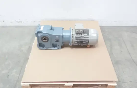 NORD SK9032.1AX IEC112 GEARMOTOR 110RPM 4KW 230/460V-AC 3PH