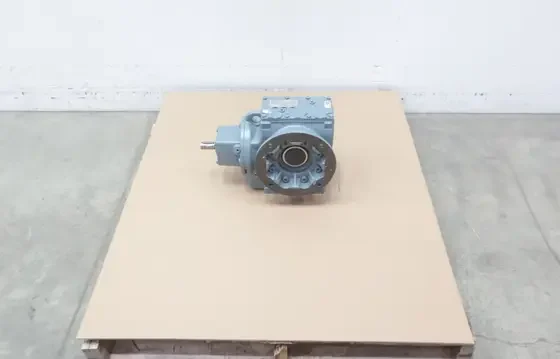SEW EURODRIVE SAF77 AD3 RIGHT ANGLE GEAR DRIVE SPEED REDUCER 28.41:1