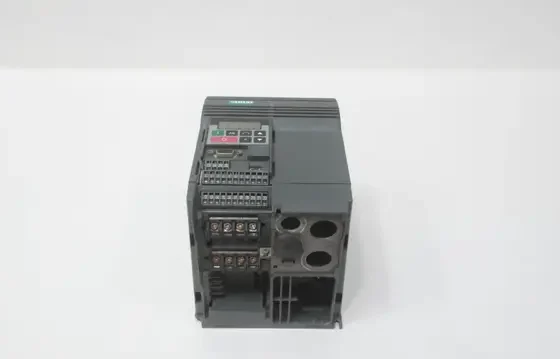 SIEMENS 6SE3215-8DB40 AC VFD DRIVE 380/500V-AC 3HP 0-650HZ 0-500V-AC