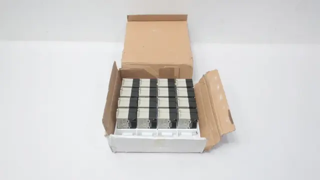 BOX OF 12 OMRON G7L-2A-BUBJ-CB-IN POWER RELAY 24V-DC