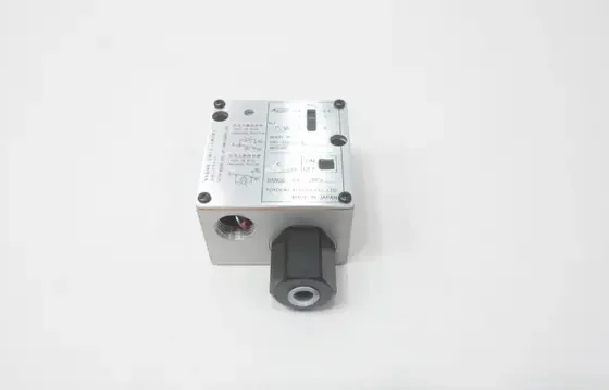 TOYOOKI KOGYO HW1-3T0-02-L PRESSURE SWITCH 0.4-2MPA 100-240V-AC 1/4IN