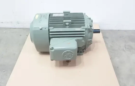 GENERAL ELECTRIC GE 5KS324SS118D23 AC MOTOR 324TS 40HP 3555RPM 460V-AC 3PH