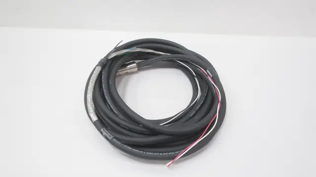 ALLEN BRADLEY 2090-XXNPMF-16S09 CORDSET CABLE 9M