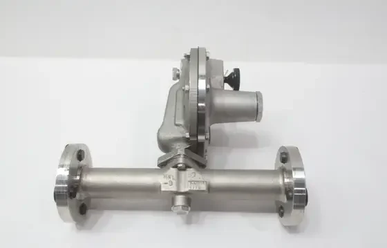 FISHER Y695A-21 FLANGED VAPOR REGULATOR 1IN 10-16IN/WC