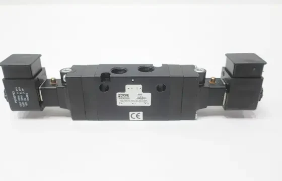 PARKER B562ADA53C PNEUMATIC SOLENOID VALVE 120V-AC 3/8IN 150PSI